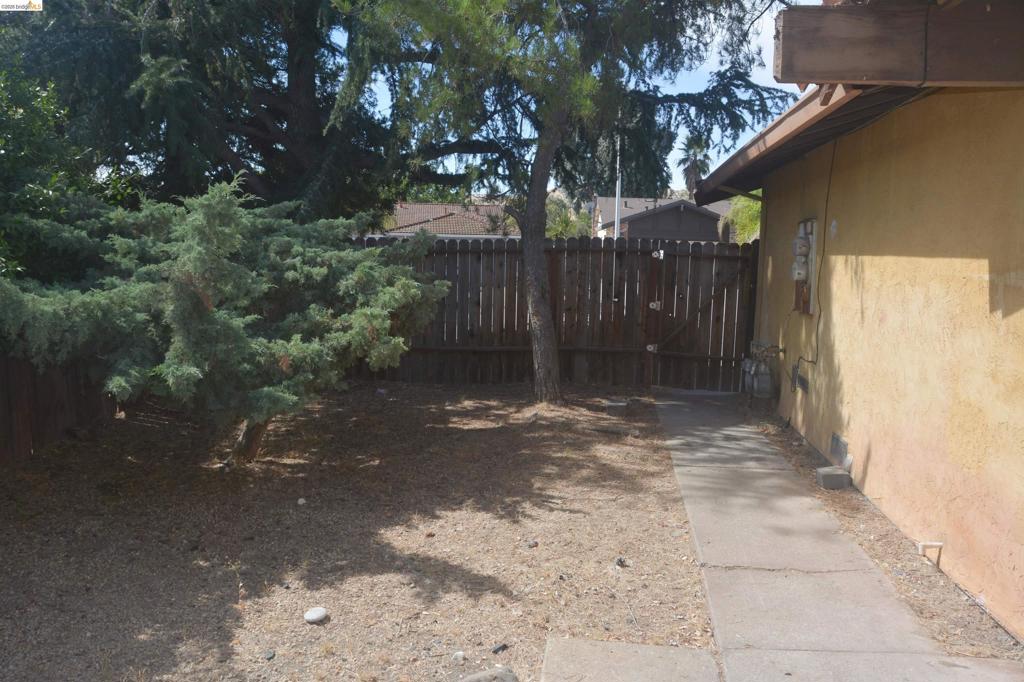 2522 Cathy Ct Property Photo 3