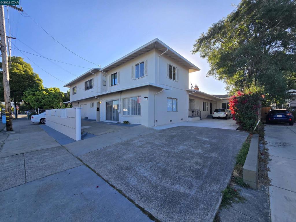 1313 Curtis St Property Photo 1