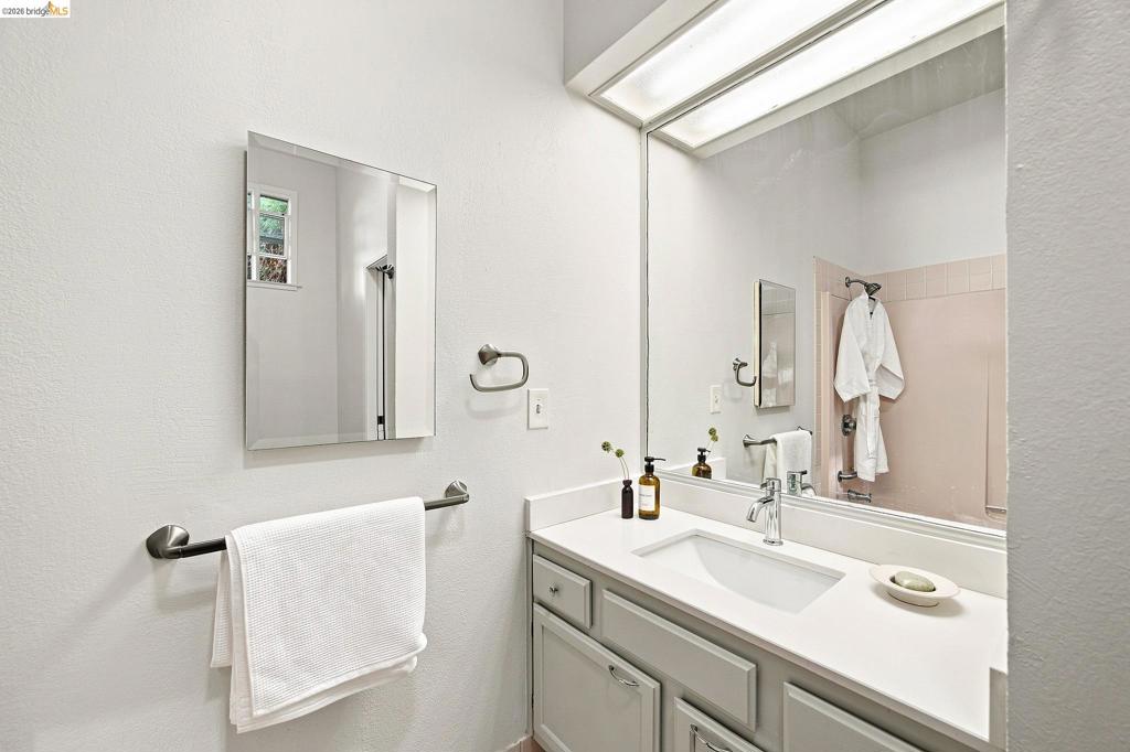 201 Beverly Ave Property Photo 24