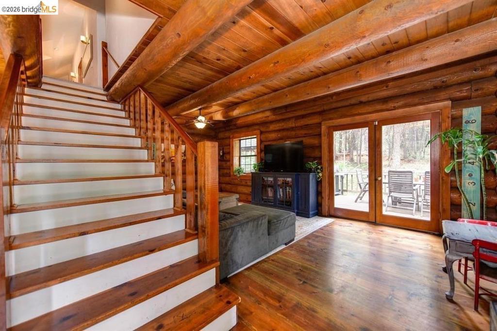 4589 Jenkinson Cir Property Photo 2