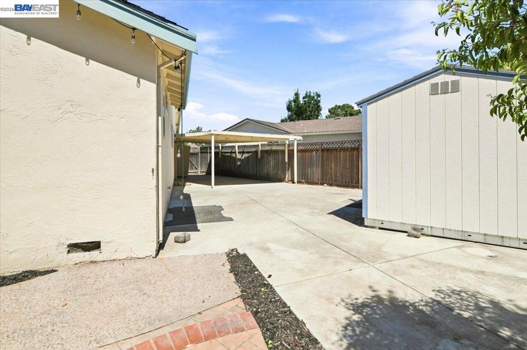 6360 Shorewood Ct Property Photo 47