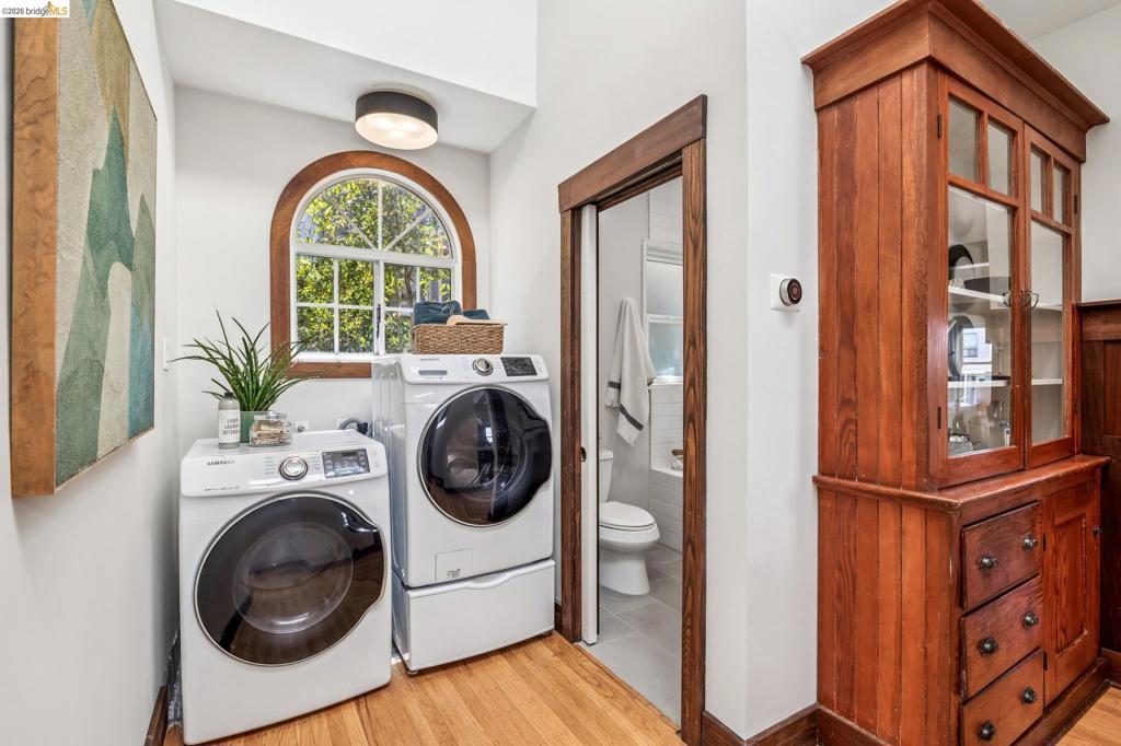 2435 Valley Street Property Photo 40