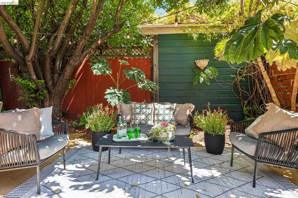 2435 Valley Street Property Photo 66