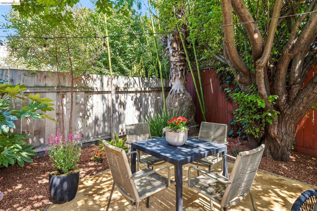 2435 Valley Street Property Photo 68