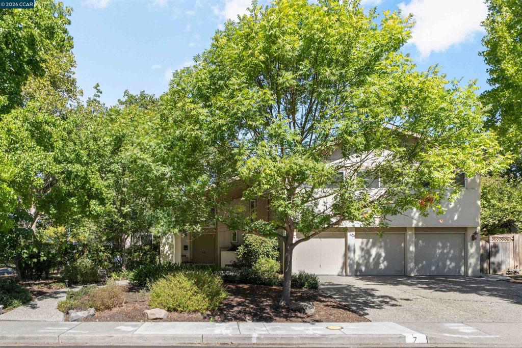 7 Leeds Ct Property Photo 1