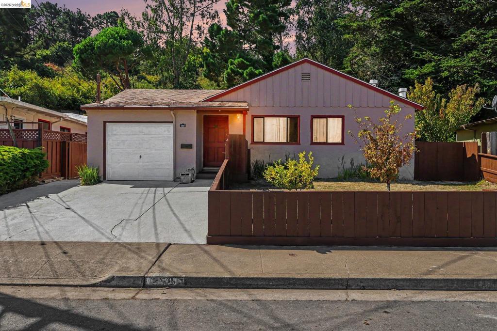 258 Dundee Drive Property Photo 1
