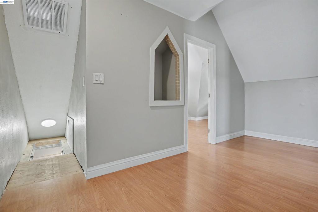 592 Lewis Ave Property Photo 21