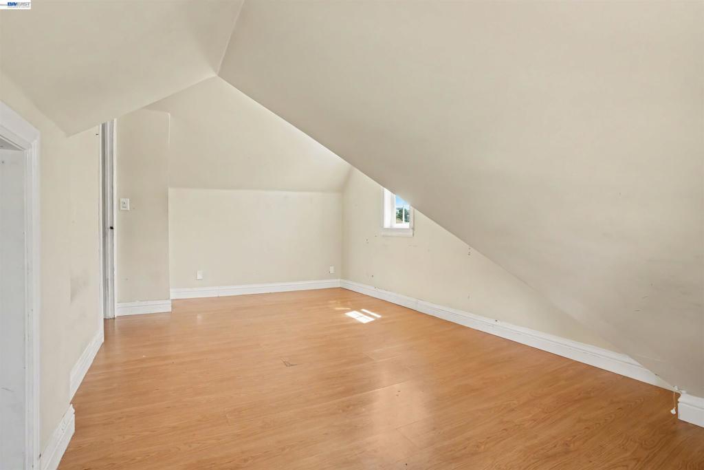 592 Lewis Ave Property Photo 24