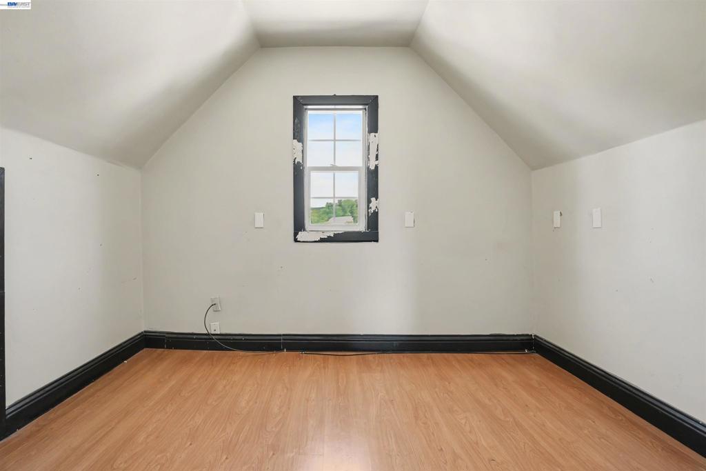 592 Lewis Ave Property Photo 28
