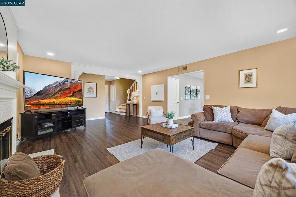 8569 Wicklow Ln Property Photo 9