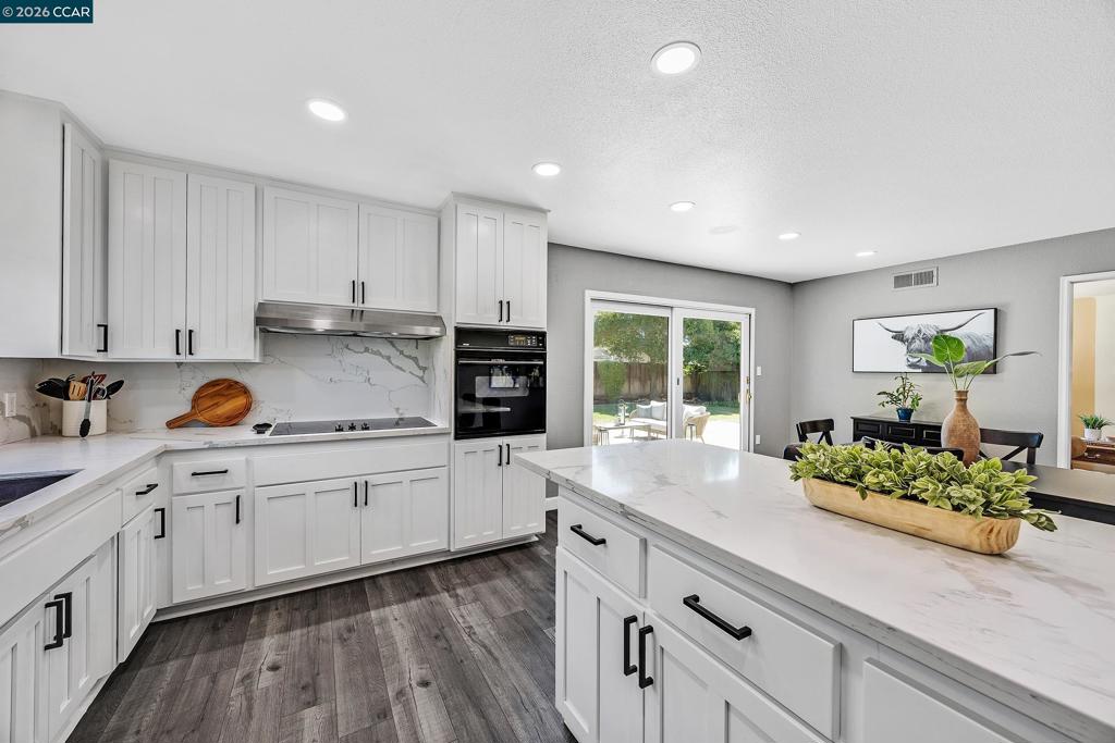 8569 Wicklow Ln Property Photo 18