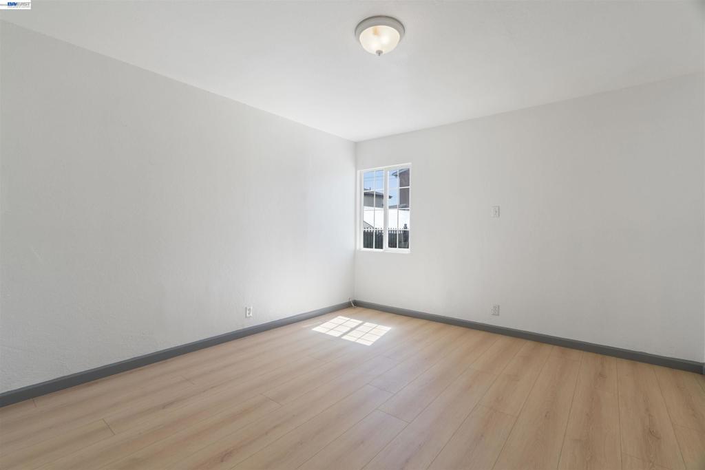 1006 72nd Ave Property Photo 18