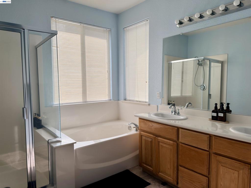 2516 Withrow Ln Property Photo 8