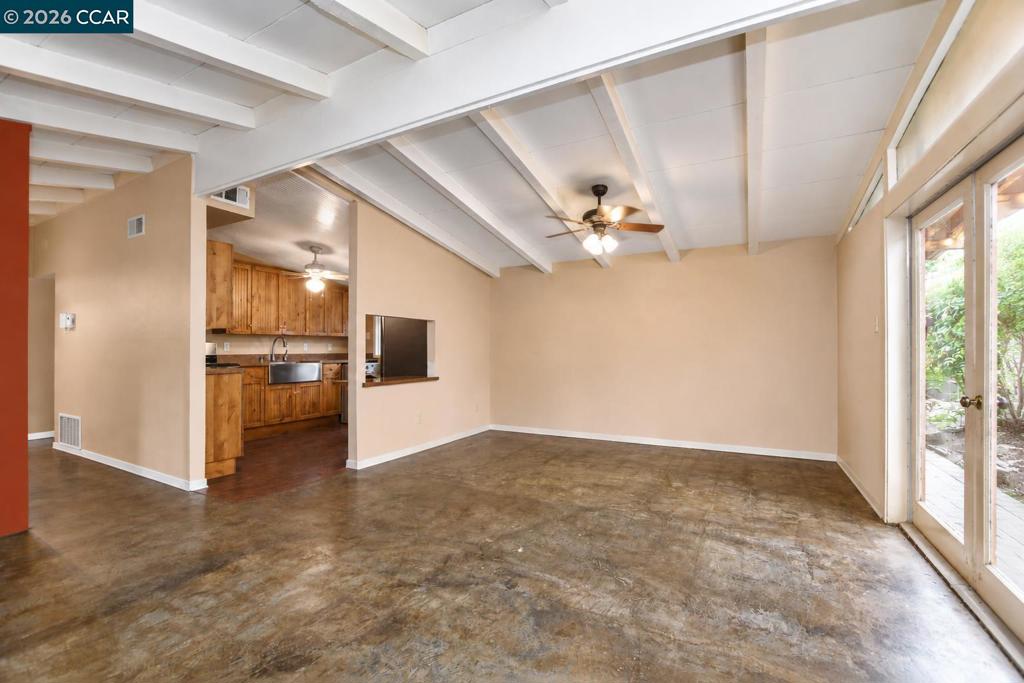 3214 Pine St. Property Photo 3