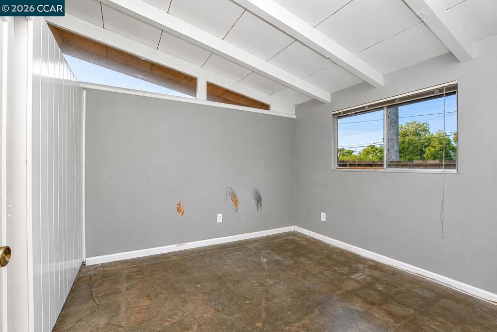 3214 Pine St. Property Photo 10