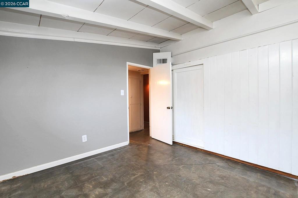 3214 Pine St. Property Photo 11