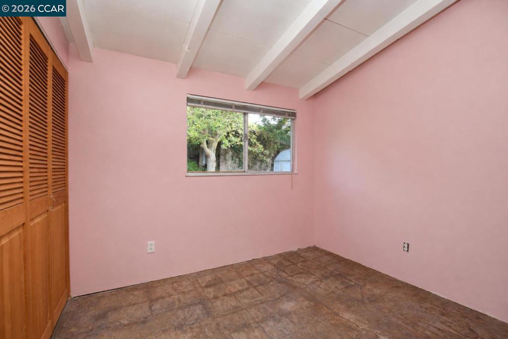3214 Pine St. Property Photo 12