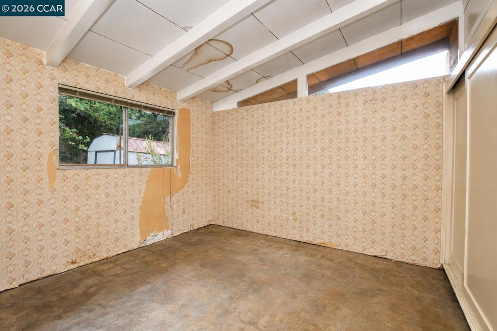 3214 Pine St. Property Photo 15
