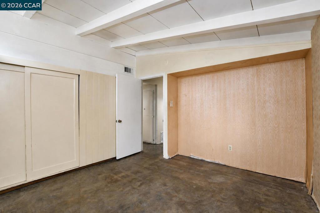 3214 Pine St. Property Photo 16