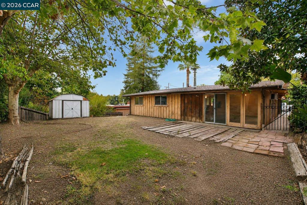 3214 Pine St. Property Photo 17