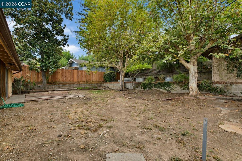 3214 Pine St. Property Photo 19