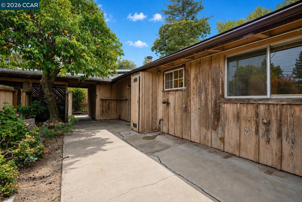 3214 Pine St. Property Photo 24