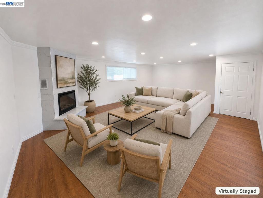 4125 Los Coyotes Diagonal Property Photo 4