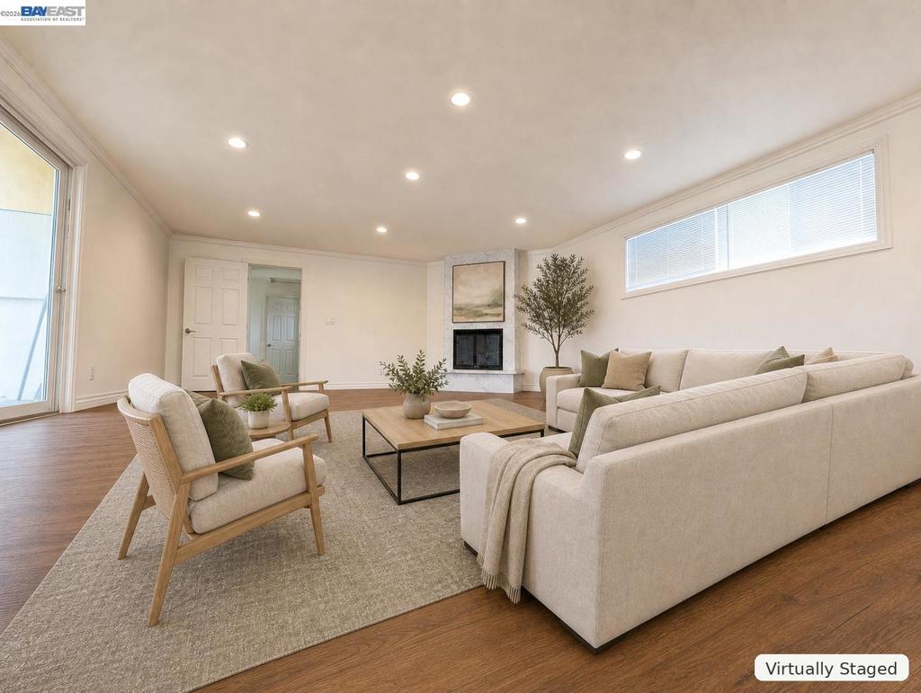 4125 Los Coyotes Diagonal Property Photo 6