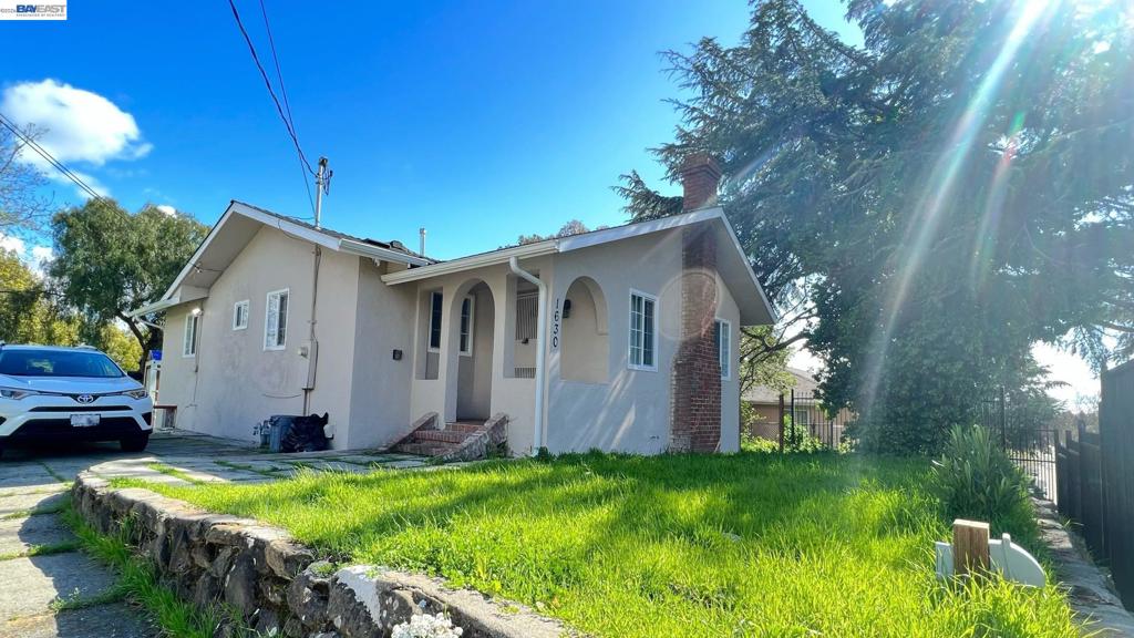 1630 159th Ave Property Photo 3