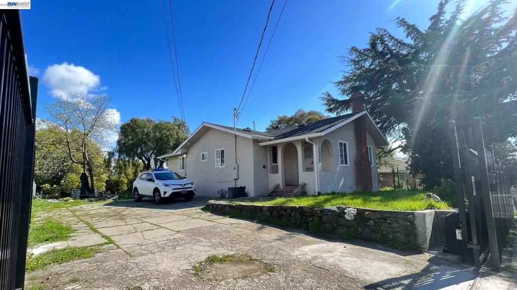 1630 159th Ave Property Photo 4