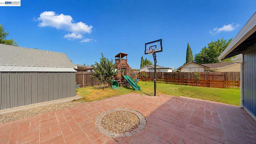771 Twin Hills Dr Property Photo 25