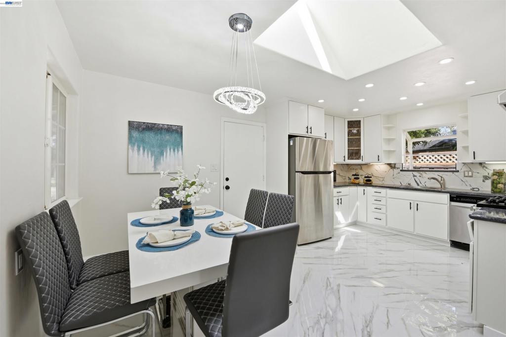 37658 Canterbury St Property Photo 13