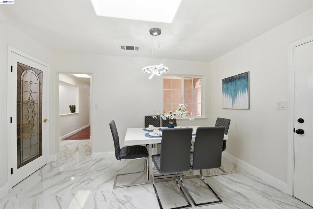 37658 Canterbury St Property Photo 14