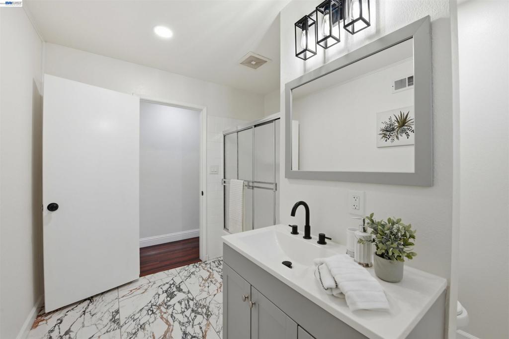 37658 Canterbury St Property Photo 25