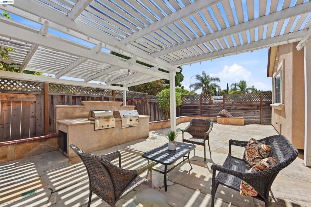 37658 Canterbury St Property Photo 29