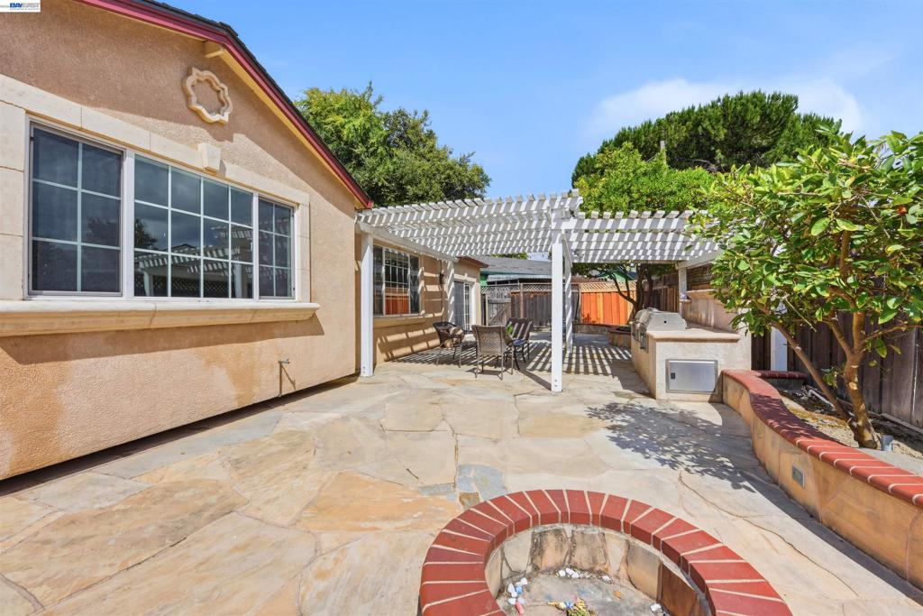 37658 Canterbury St Property Photo 31