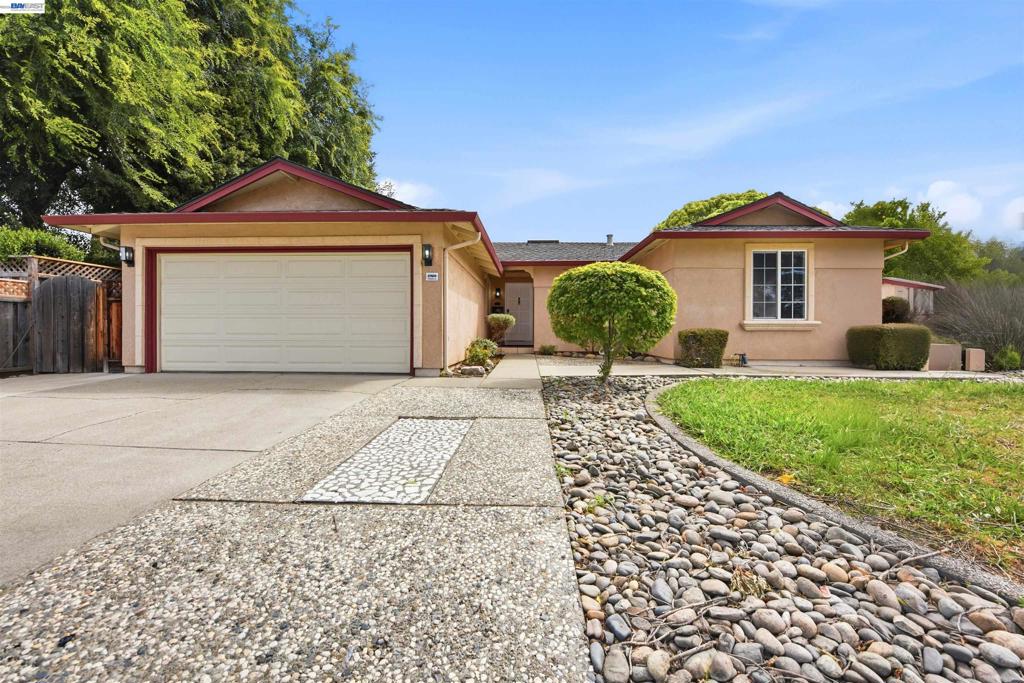 37658 Canterbury St Property Photo 39