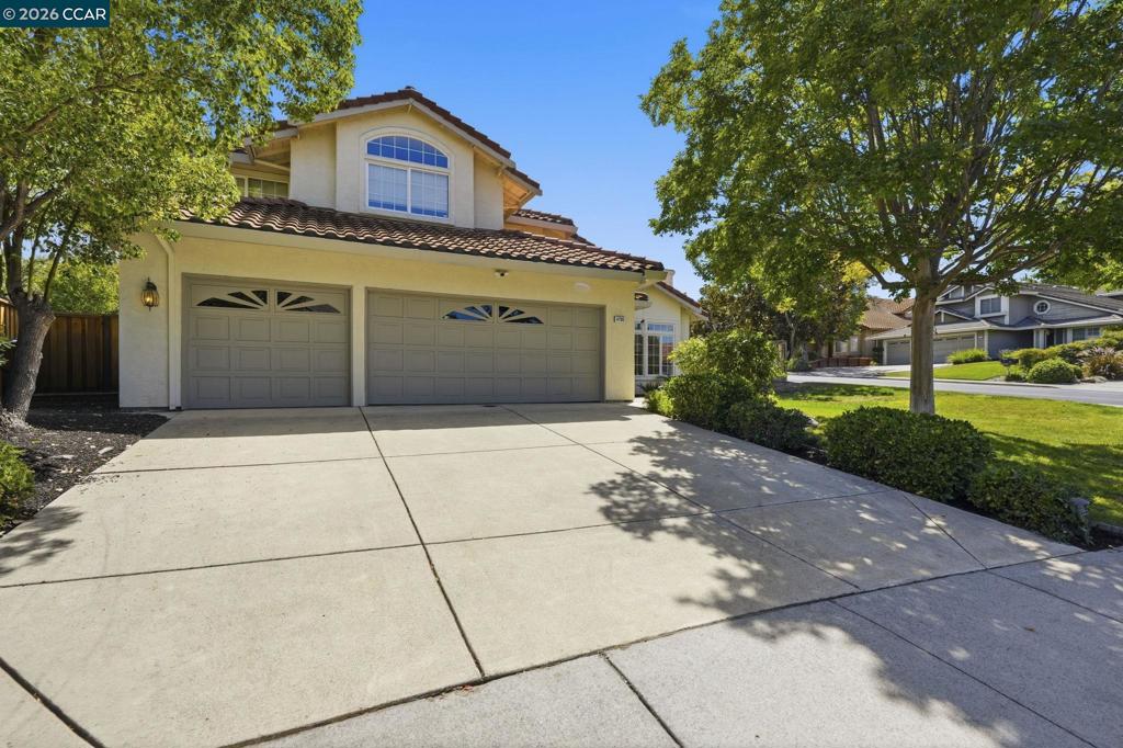 4700 Hunter Peak Ct Property Photo 6
