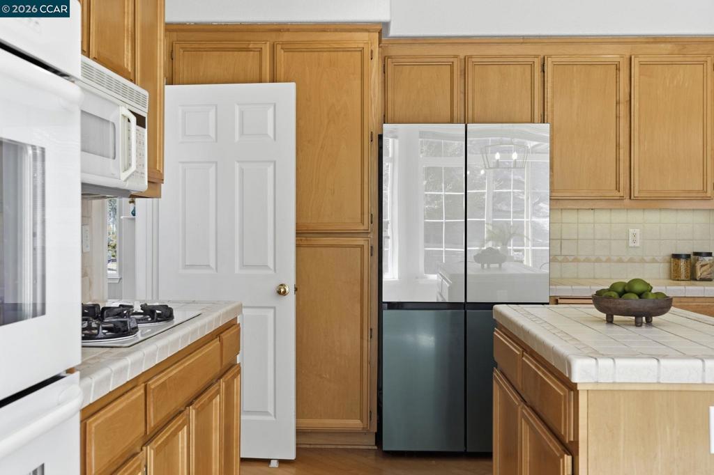 4700 Hunter Peak Ct Property Photo 25