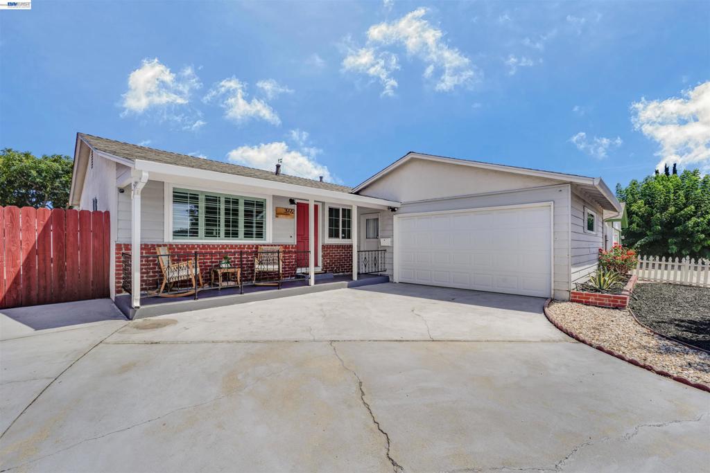 39912 Wyatt Ln Property Photo 1