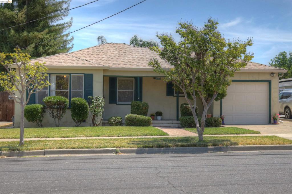 2745 D St Property Photo 1