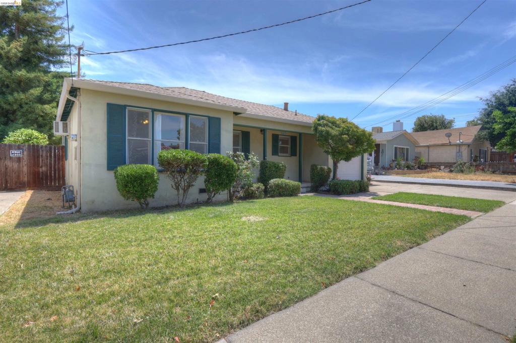 2745 D St Property Photo 2