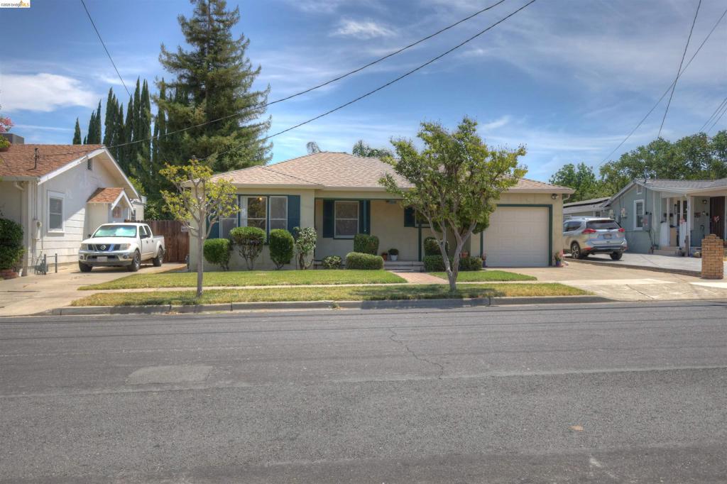 2745 D St Property Photo 3