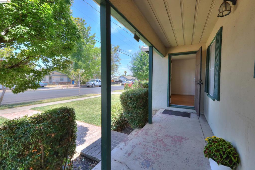 2745 D St Property Photo 6