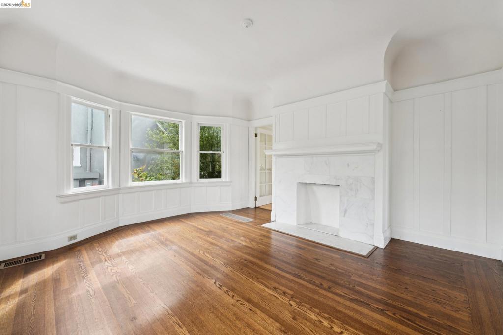 2730 Webster St Property Photo 13
