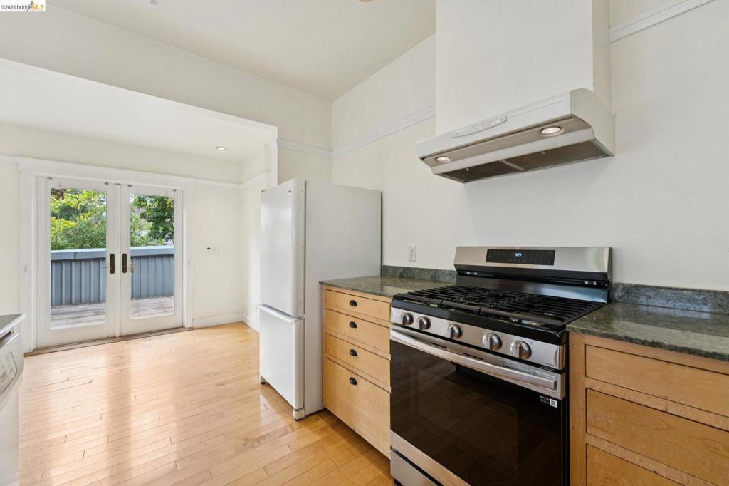 2730 Webster St Property Photo 21