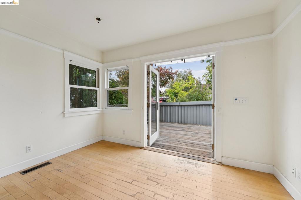 2730 Webster St Property Photo 23