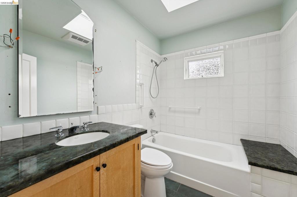 2730 Webster St Property Photo 26