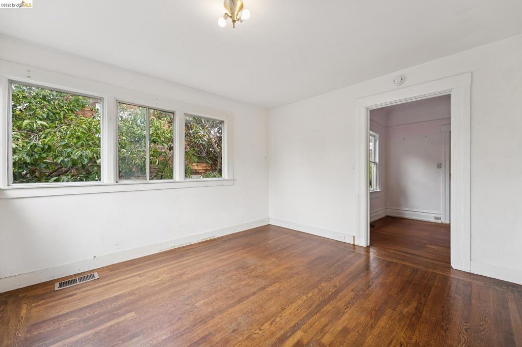 2730 Webster St Property Photo 30