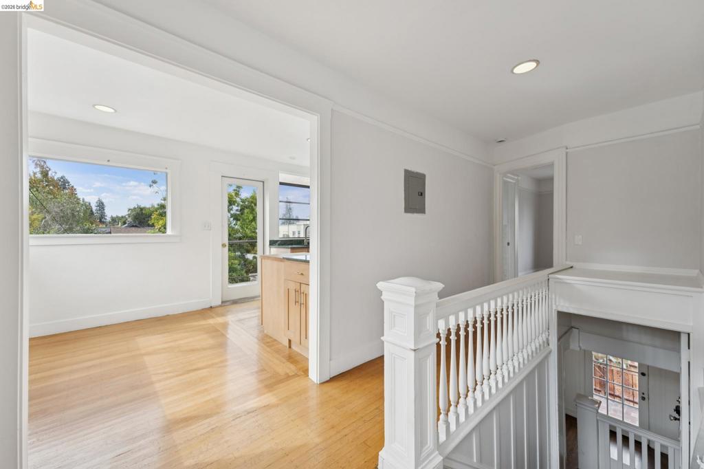 2730 Webster St Property Photo 34